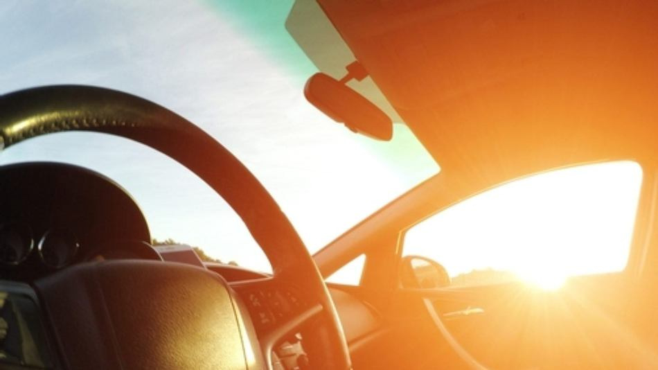 How to cool the interior of a car in the heat?