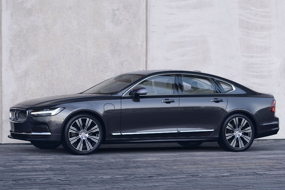 Review of the updated Volvo S90 premium sedan