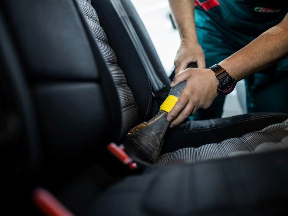 What is the difference between the dry cleaning of the car interior and the usual one?