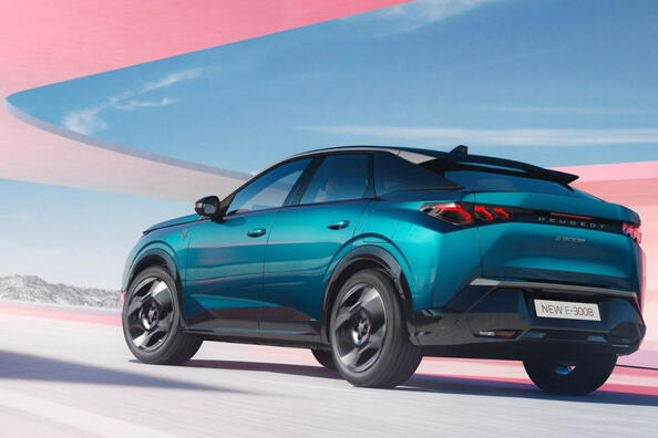 Peugeot e-308 review: an electric car with a range of up to 700 km Photo 4