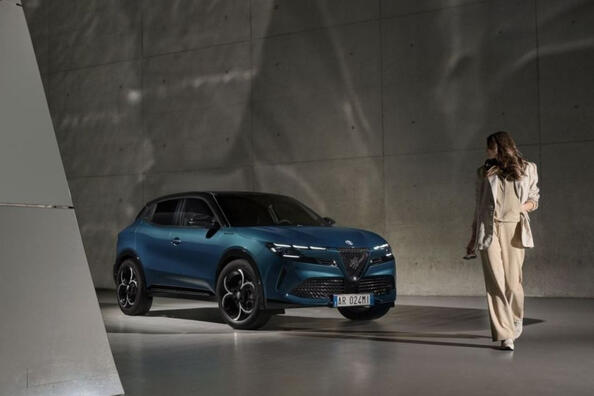 Alfa Romeo Junior 2024 crossover review