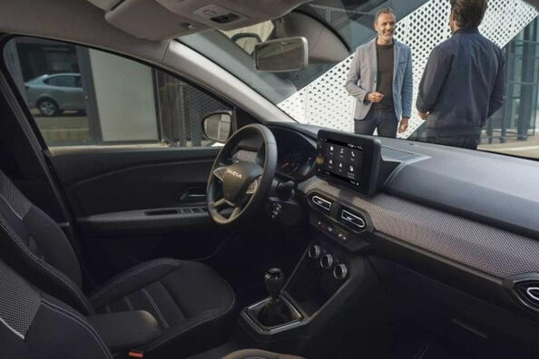 Dacia Logan: a budget sedan with a renewed face Photo 6
