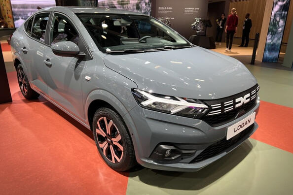 Dacia Logan: a budget sedan with a renewed face Photo 2