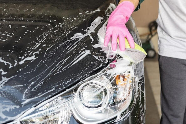 We choose a car shampoo: we wash the car correctly