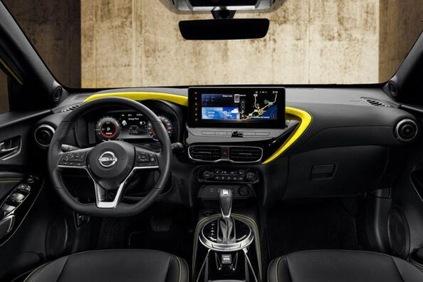 Nissan Juke 2024: review of a stylish compact crossover Photo 5