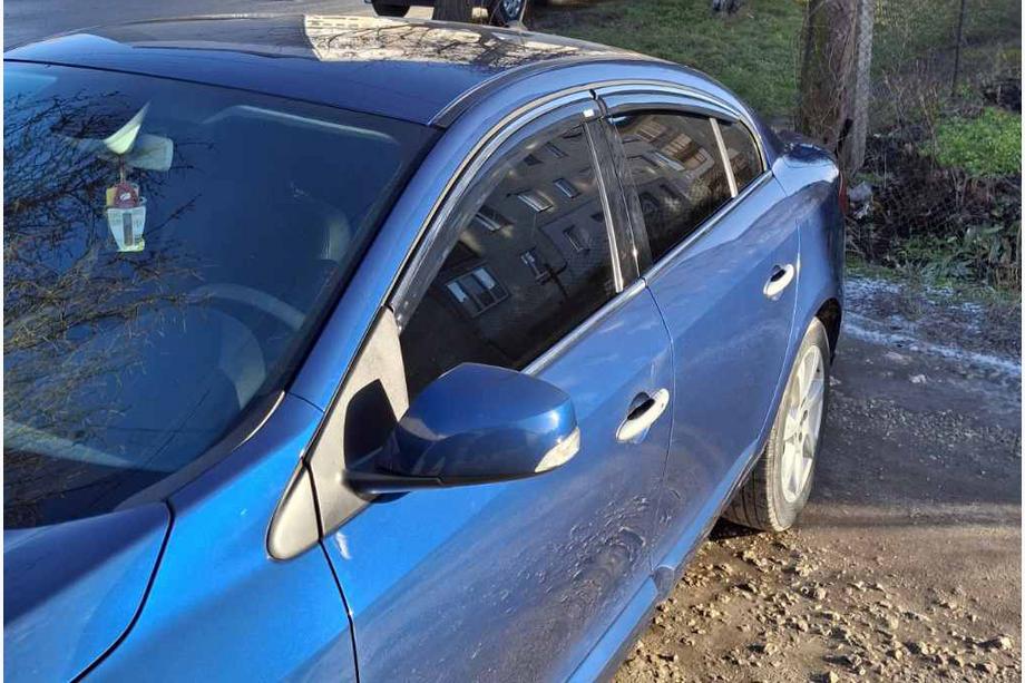 Renault Fluence 2009-2016 Window deflectors with chrome trim (4 pcs, Niken) Image