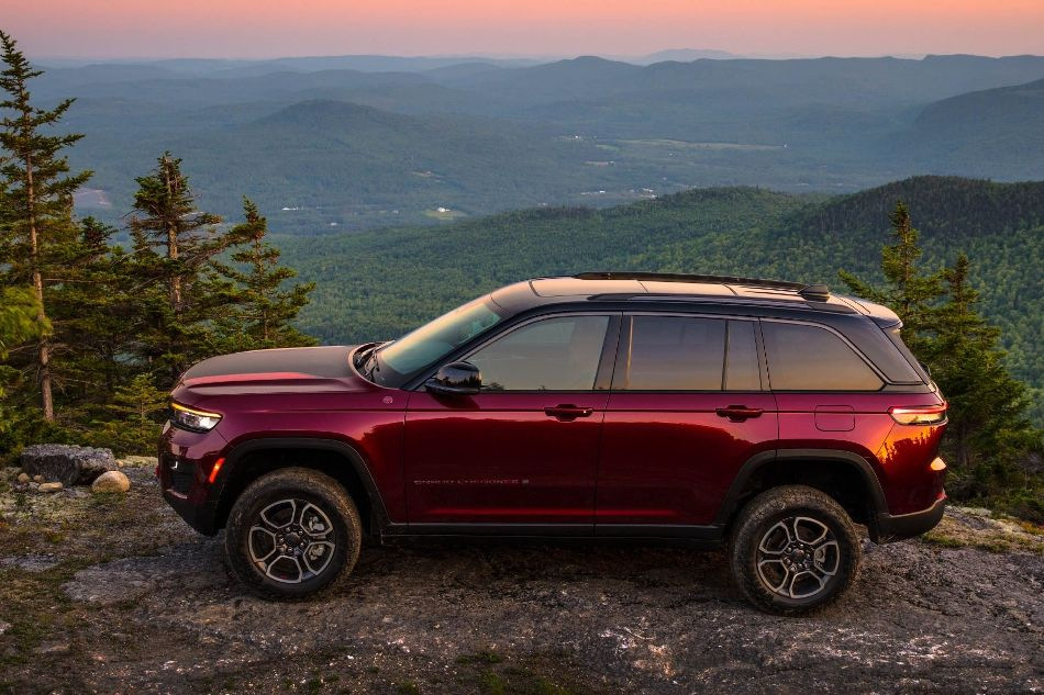 Jeep Grand Cherokee: a review of the high-class SUV
