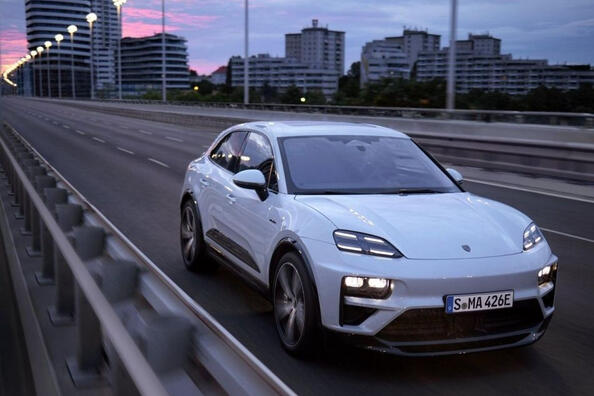 Review of the second generation of the 2024 Porsche Macan Electric crossover
