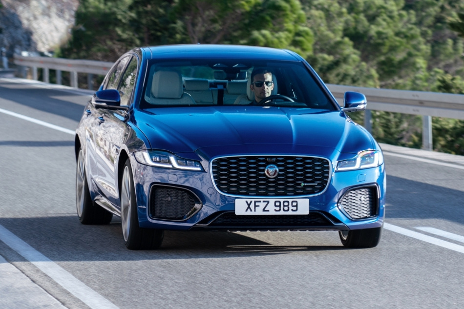 Premium sedan Jaguar XF: luxury in the details