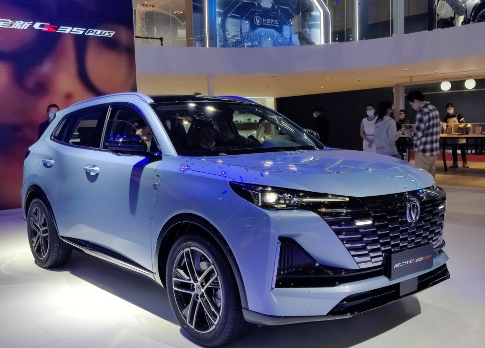 Changan CS55 PLUS II generation: a stylish crossover with a spacious interior
