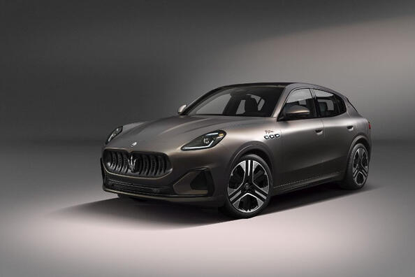 Review of the electric version of the Maserati Grecale Folgore high-performance crossover