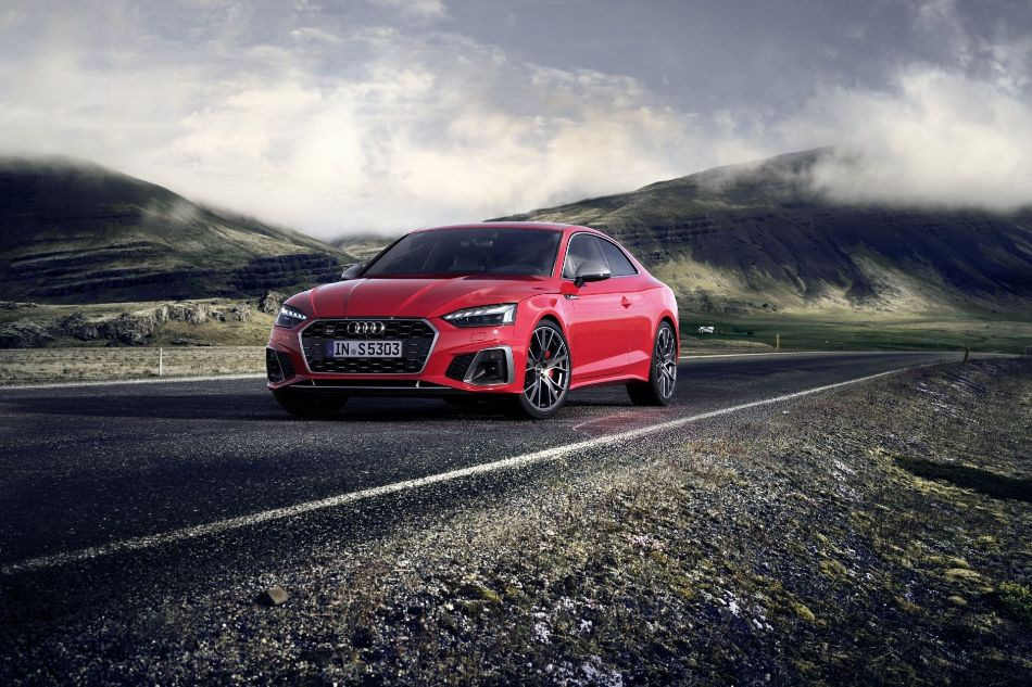 Review of the high-performance Audi S5 Coupe