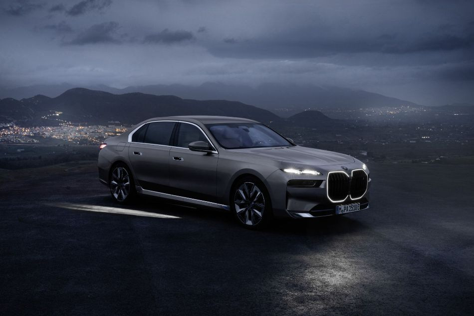 BMW i7: a luxury electric car for technology fans