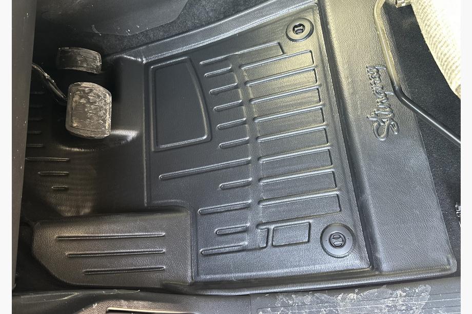 Toyota Proace City 2016- Rubber Floor Mats Stingray 3D (without armrest) (4 pcs) Image