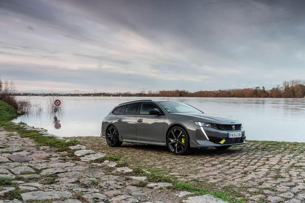 Review of the Peugeot 508 SW PSE 360-horsepower hybrid station wagon