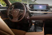 Lexus ES Hybrid: luxury and silence on electric traction photo 5