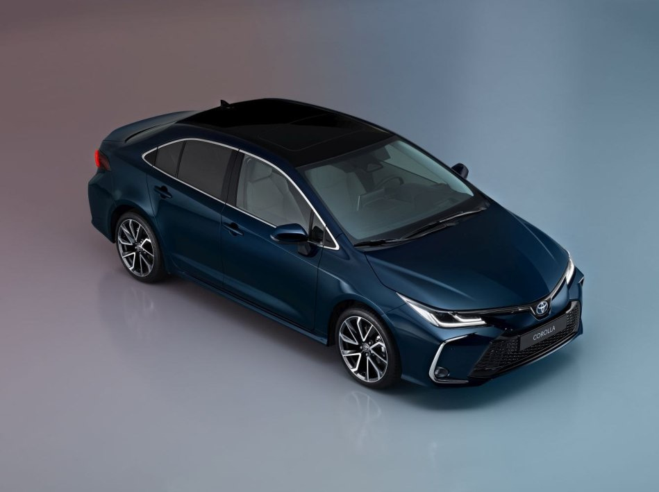 Review of the updated Toyota Corolla Sedan 2023