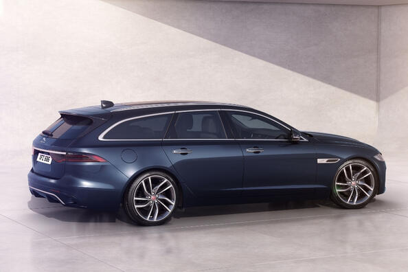Jaguar XF Sportbrake review: the British station wagon after the update Photo 1