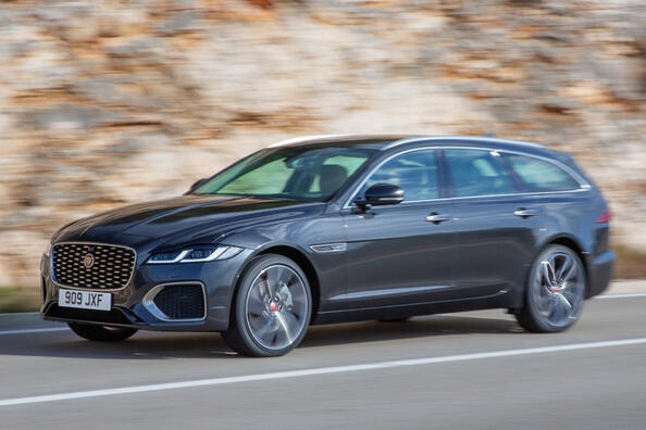 Jaguar XF Sportbrake review: the British station wagon after the update Photo 4