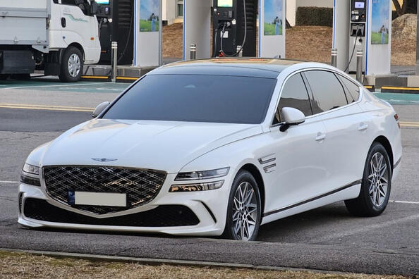 2023 Genesis G80 Review: The updated Korean premium sedan just got brighter