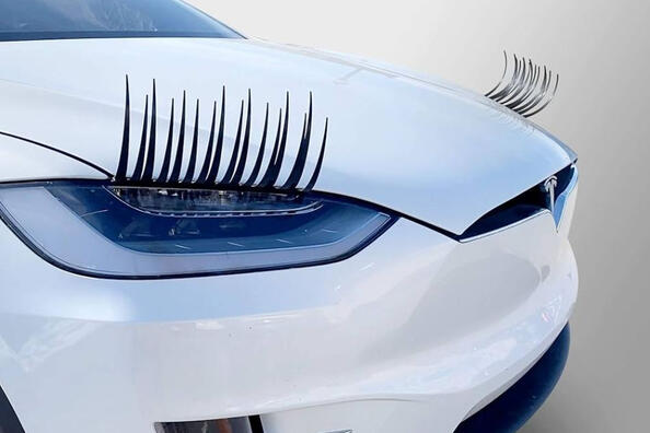 Eyelashes on car headlights: a fashion trend or a vain fad?