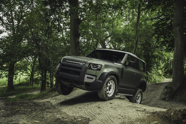 Land Rover Defender 90: a review of the three-door SUV