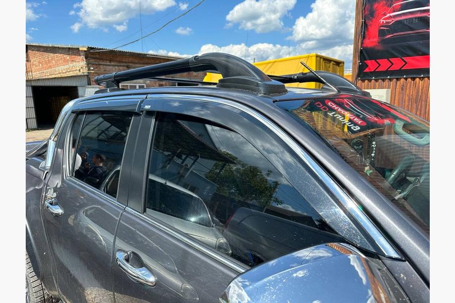 Toyota Hilux 2015- Shark Roof Rails with Crossbar Black Photo 5
