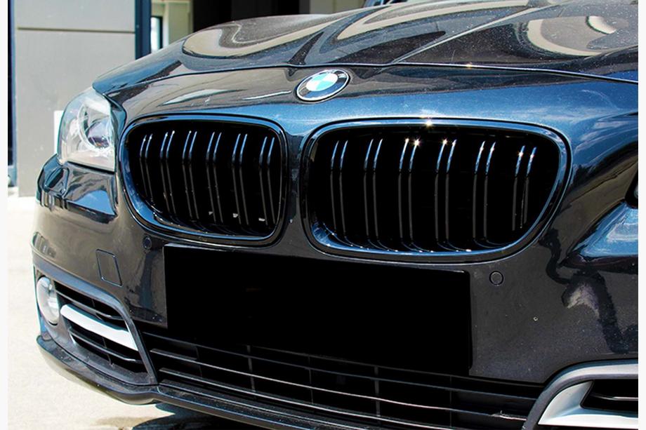 BMW 5 Series F10/F11 2010–2016 Kidneys M-Look (Gloss Black) Image