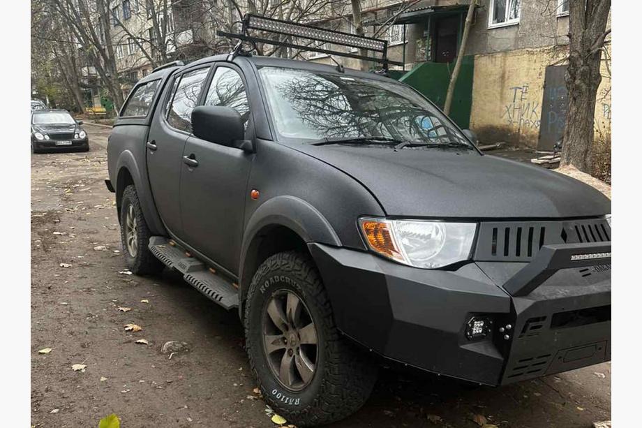 Mitsubishi L200 2015-2024 Side Steps Dakar V2 with LED (2019+, 2 pcs, metal) Photo 3