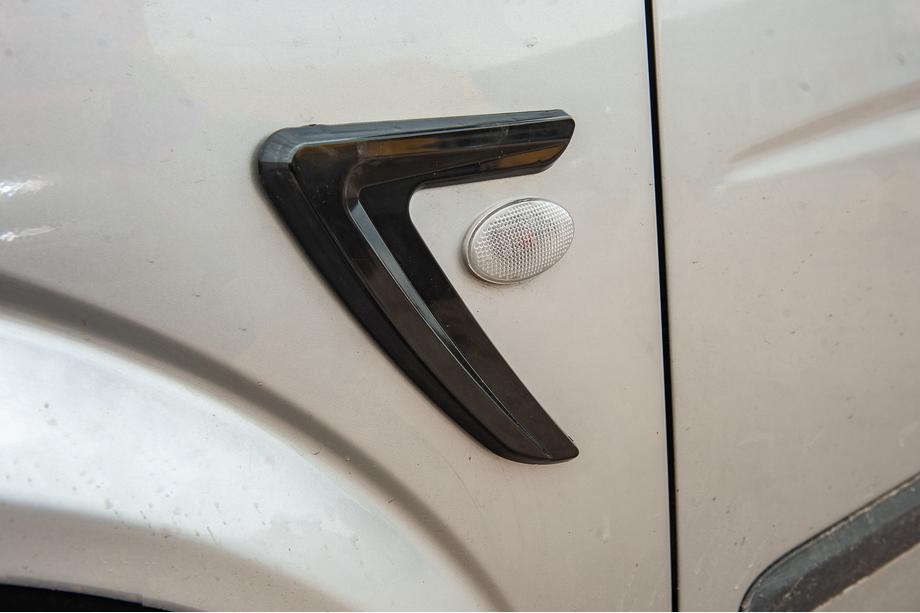Universal Side Vents DPT V-3 (ABS) (2pcs) (gloss black) Photo 13