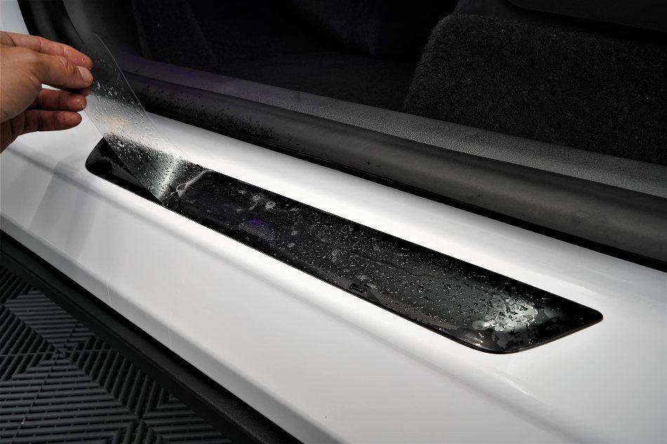 How to protect car thresholds from mechanical damage?