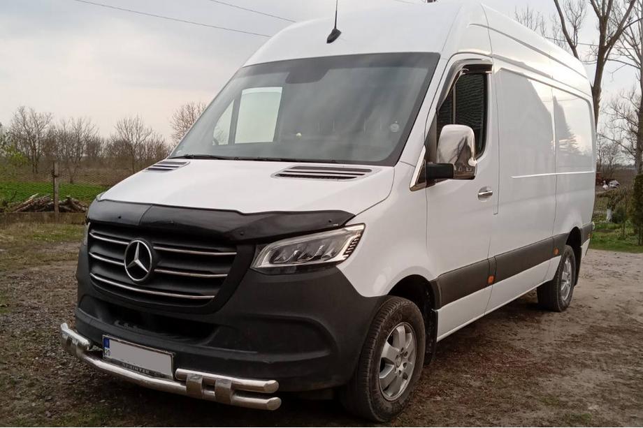 Mercedes Sprinter W907/W910 2018- Front lower bull bar Shark Image