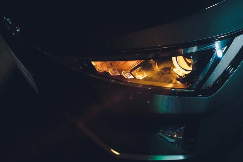 Why do car headlights shine dimly? Detailed analysis of the reasons