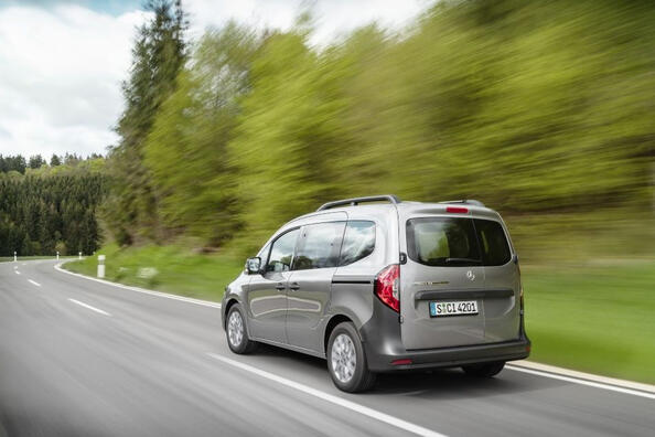 Mercedes-Benz Citan Combi: practical and comfortable compact van Photo 4
