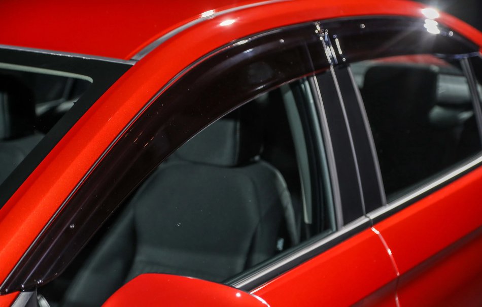 Windshields on car windows: pros and cons