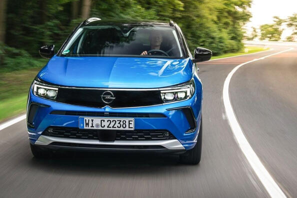 Opel Grandland: review of the updated crossover