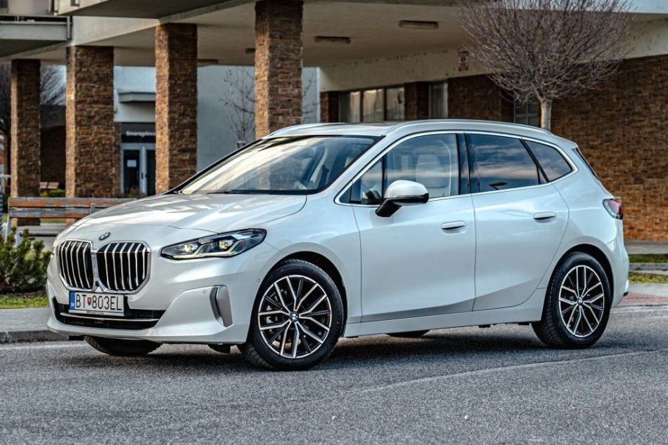 Review of the second generation of the BMW 2 Series Active Tourer compact van
