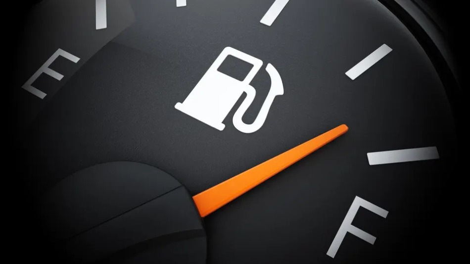 Top 10 life hacks to save fuel
