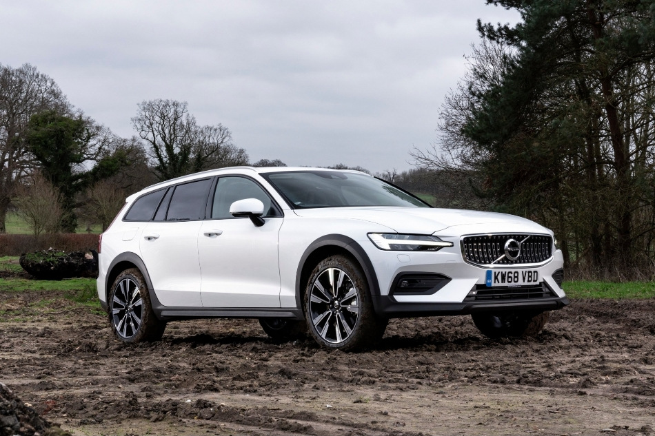 Review of the second-generation Volvo V60 Cross Country station wagon