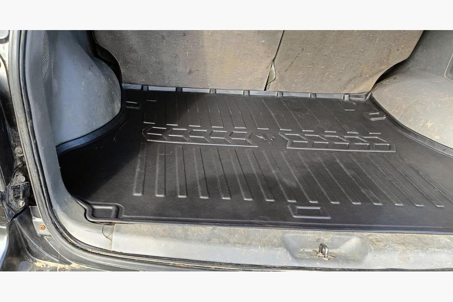 Hyundai Santa Fe 1 2000-2006 Trunk Mat Stingray 3D Image