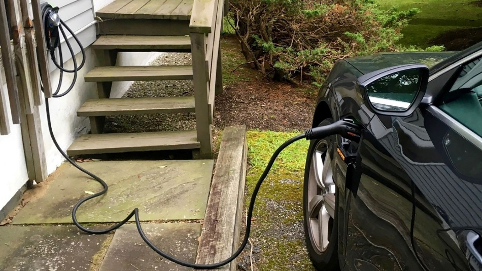 How to use an electric car to power the house: advantages and possibilities