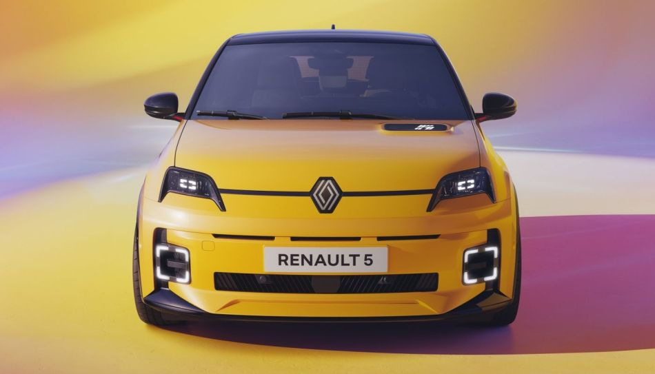 Review of the Renault 5 E-Tech 2024 subcompact electric car