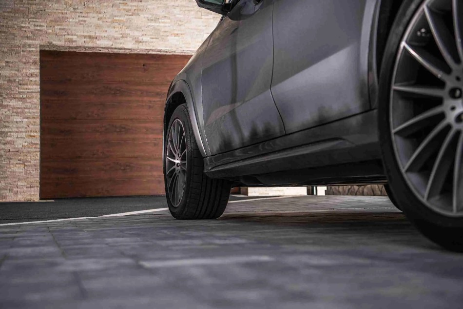 Why does the car rust in the garage?