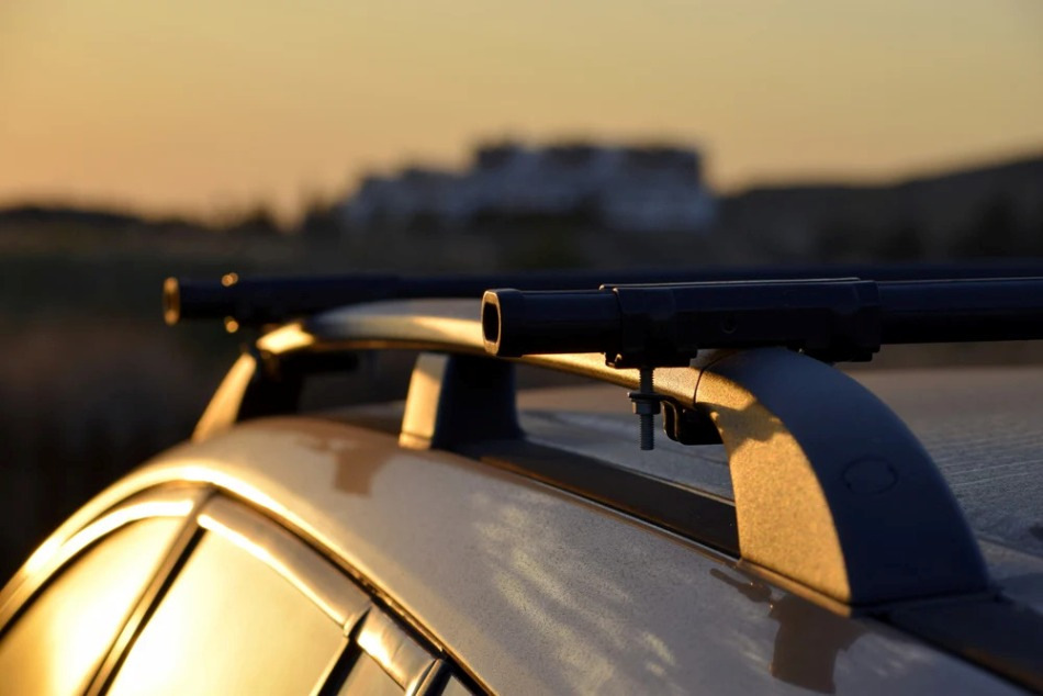 How to choose railings for the car roof?