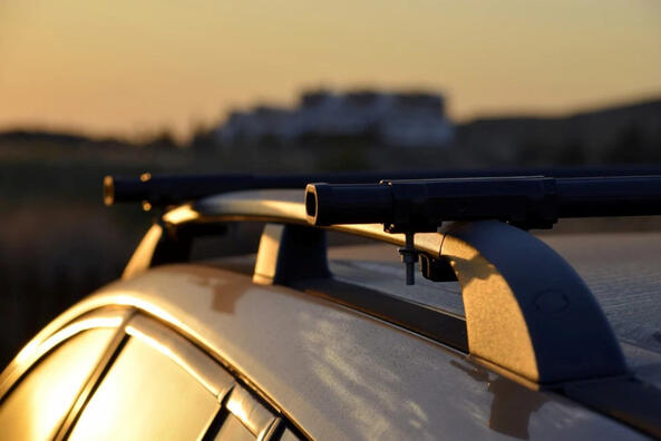 How to choose railings for the car roof?