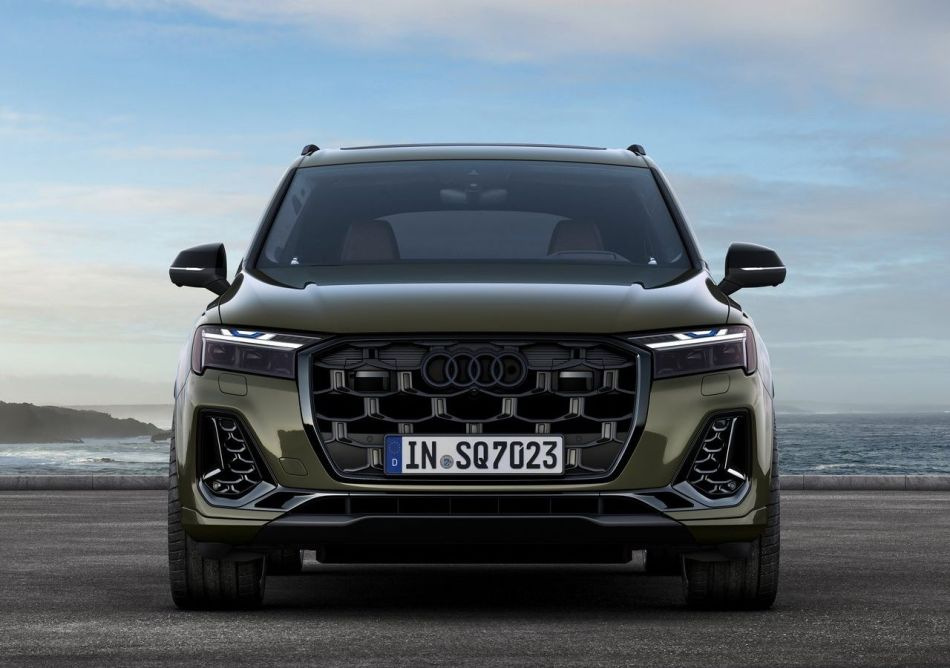 Review of the high-performance 2024 Audi SQ7 facelift