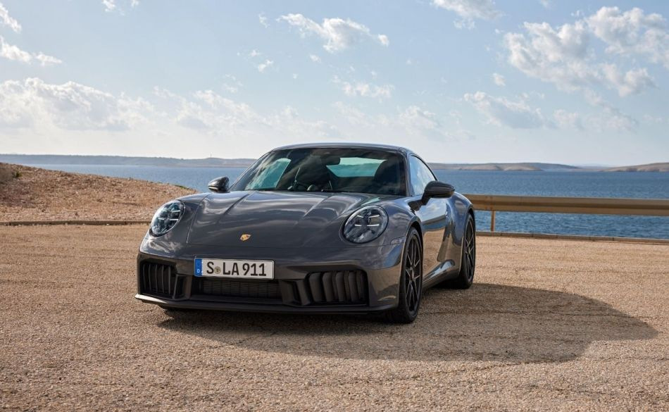 Porsche 911 Carrera sports coupe review: 2024 facelift