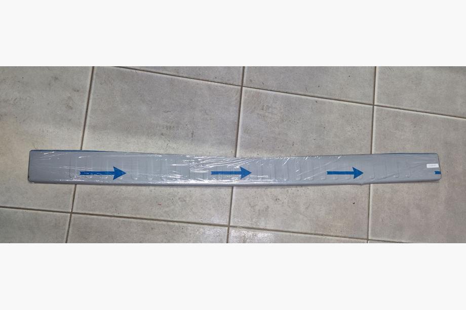 Mercedes Vito W639 2004-2014 Clearance Rear Bumper Protector with Lip (Carmos V2, Stainless Steel) Photo 3