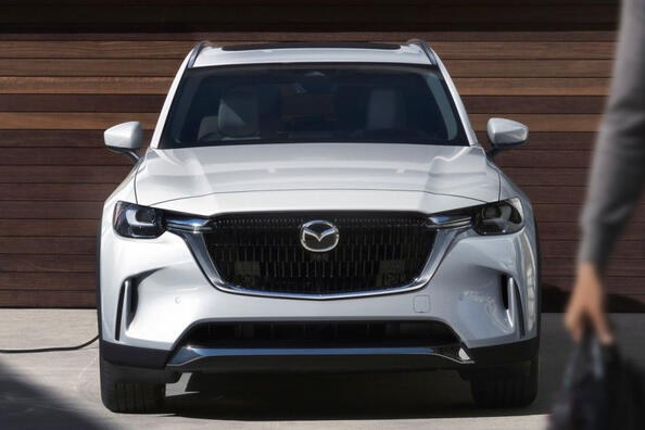 Review of the full-size flagship crossover Mazda CX-90