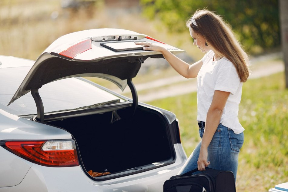 The trunk of the car does not open: reasons and what to do